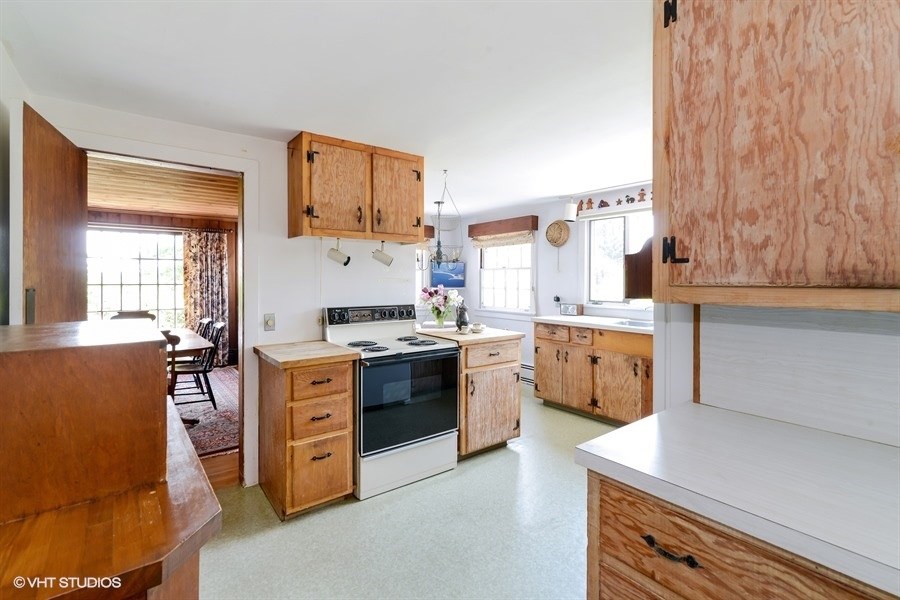 19 Misquamicut Hills Road Westerly, RI 02891 - Photo 6 of 16