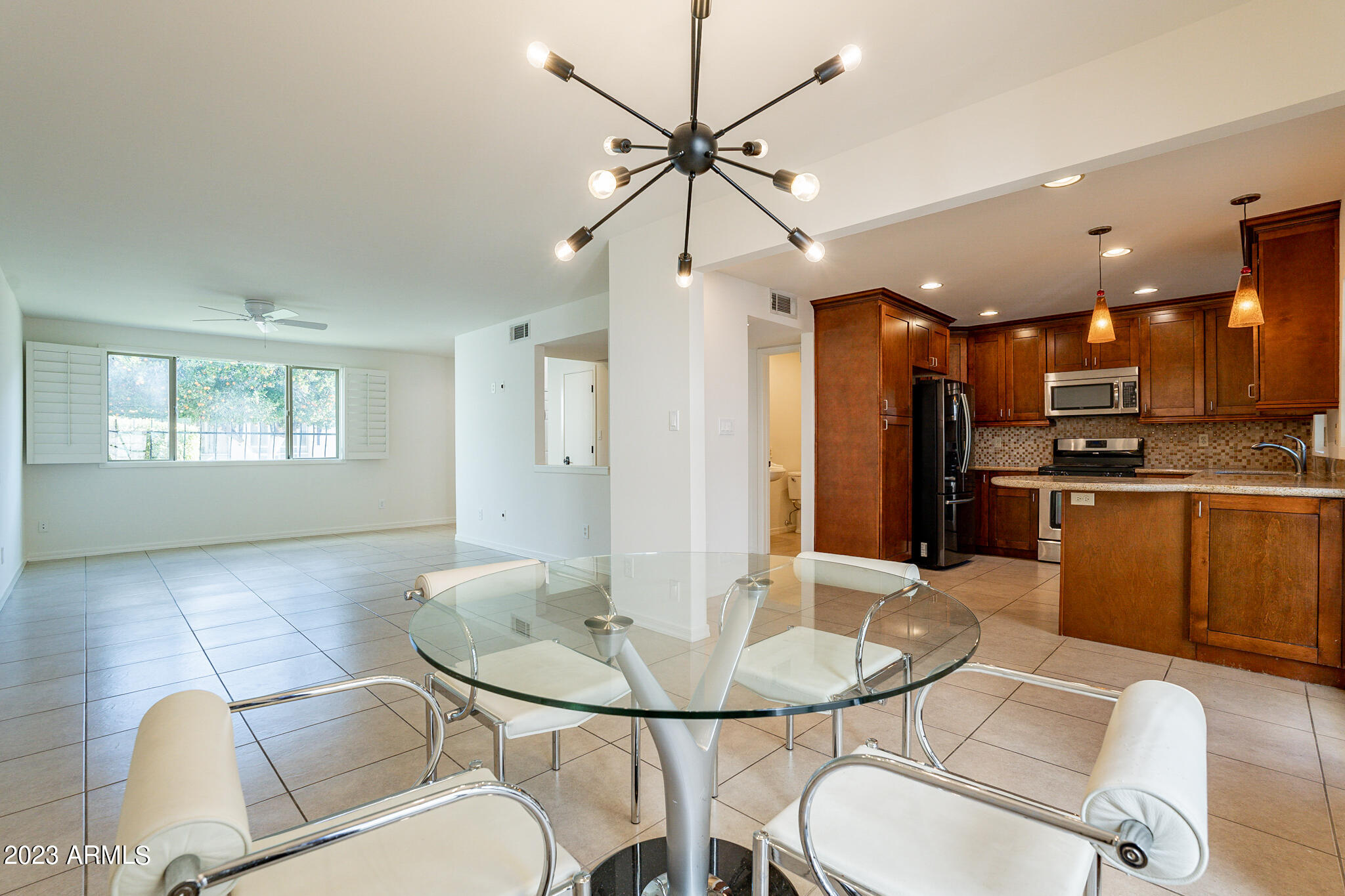 7720 East Camelback Road Scottsdale, AZ 85251 - Photo 6 of 22 Dining Room & Kitchen