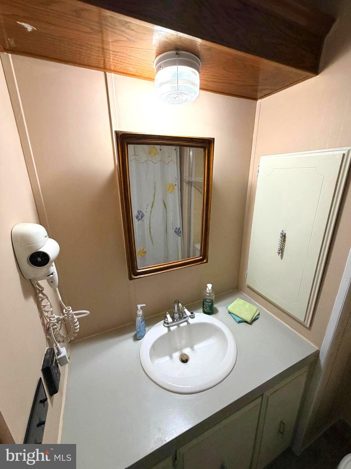 38267 Possum Road, Unit 271 Ocean View, DE 19970 - Photo 35 of 83 primary bath