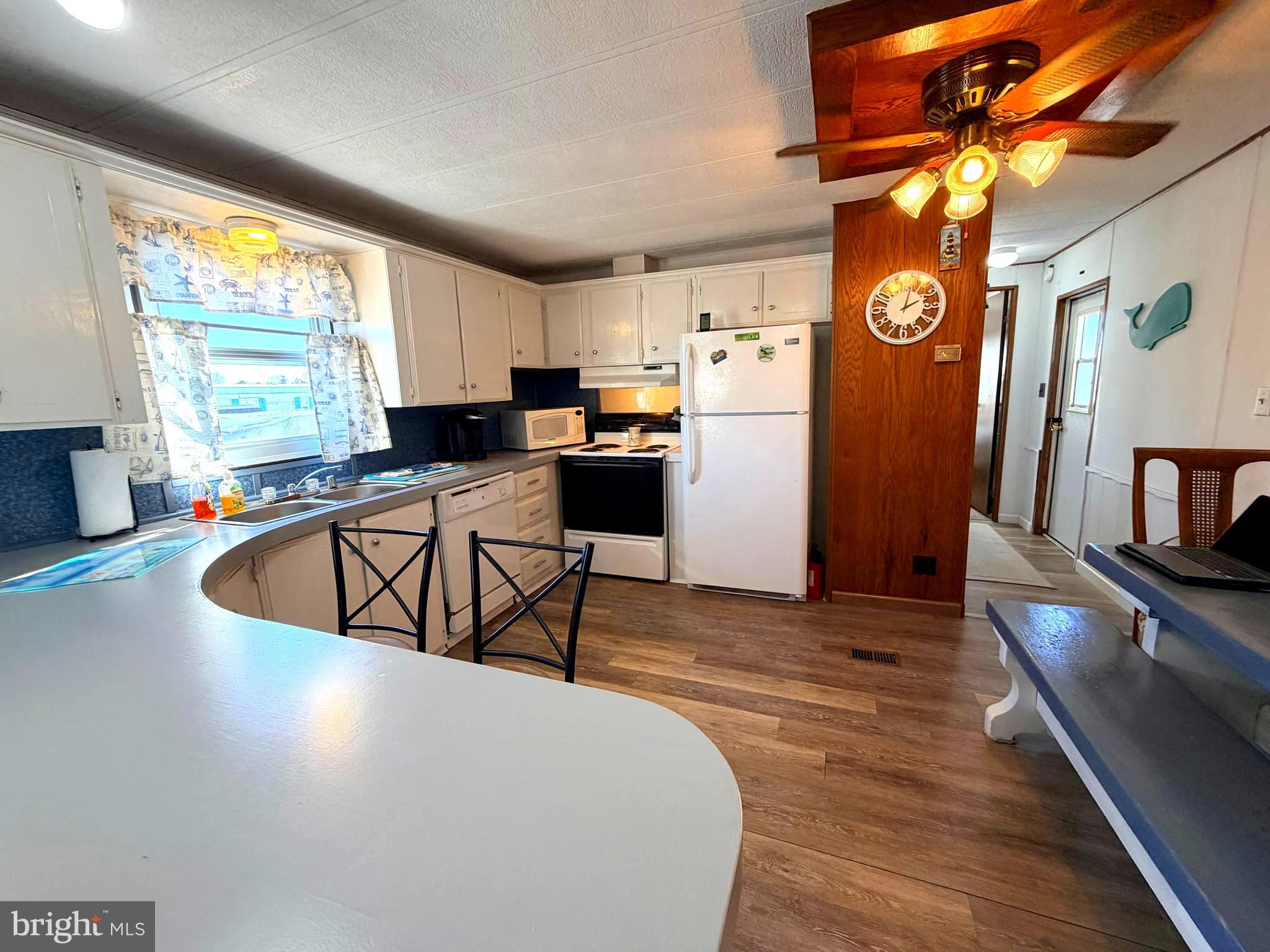 38267 Possum Road, Unit 271 Ocean View, DE 19970 - Photo 10 of 83 ample space in kitchen