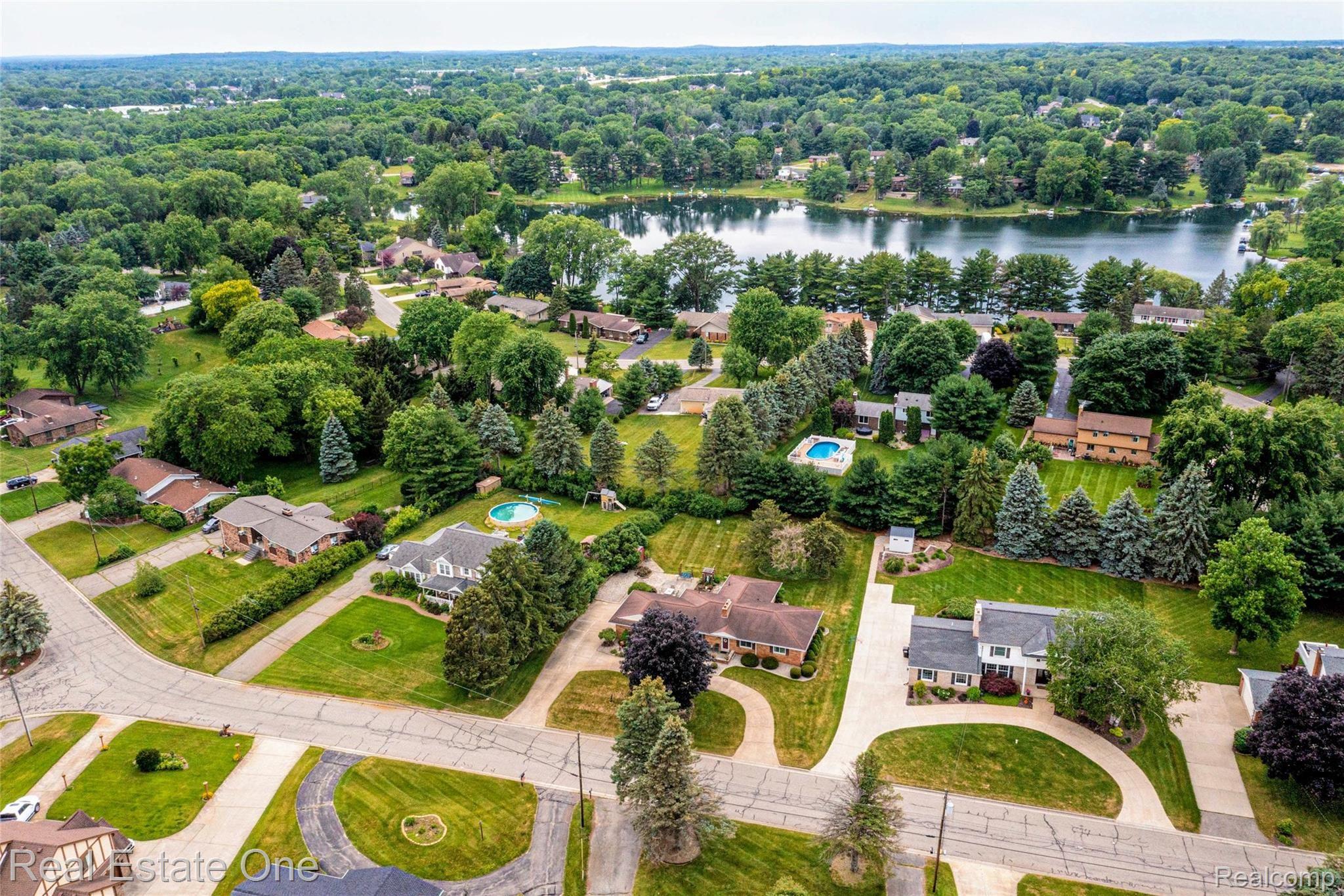 5360 Greenfield Road Brighton, MI 48114 - Photo 7 of 44 Easy walk to the lake of the Pines.