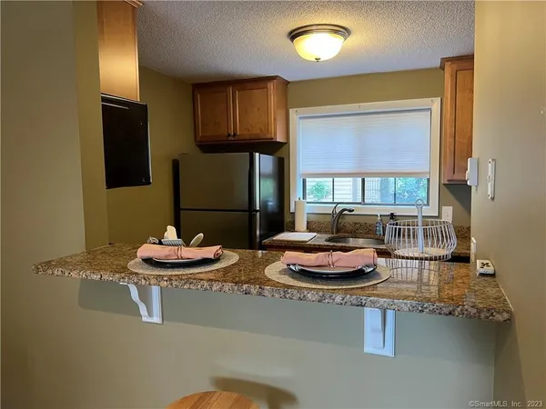 $1,500 | 38 North Main Street, Unit 8, West Hartford, CT 06107