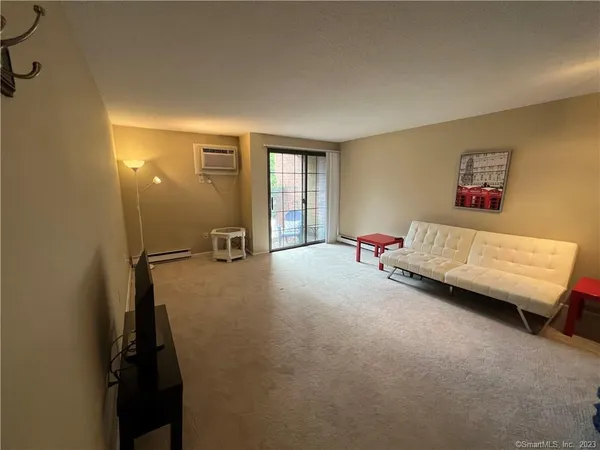 $1,500 | 38 North Main Street, Unit 8, West Hartford, CT 06107