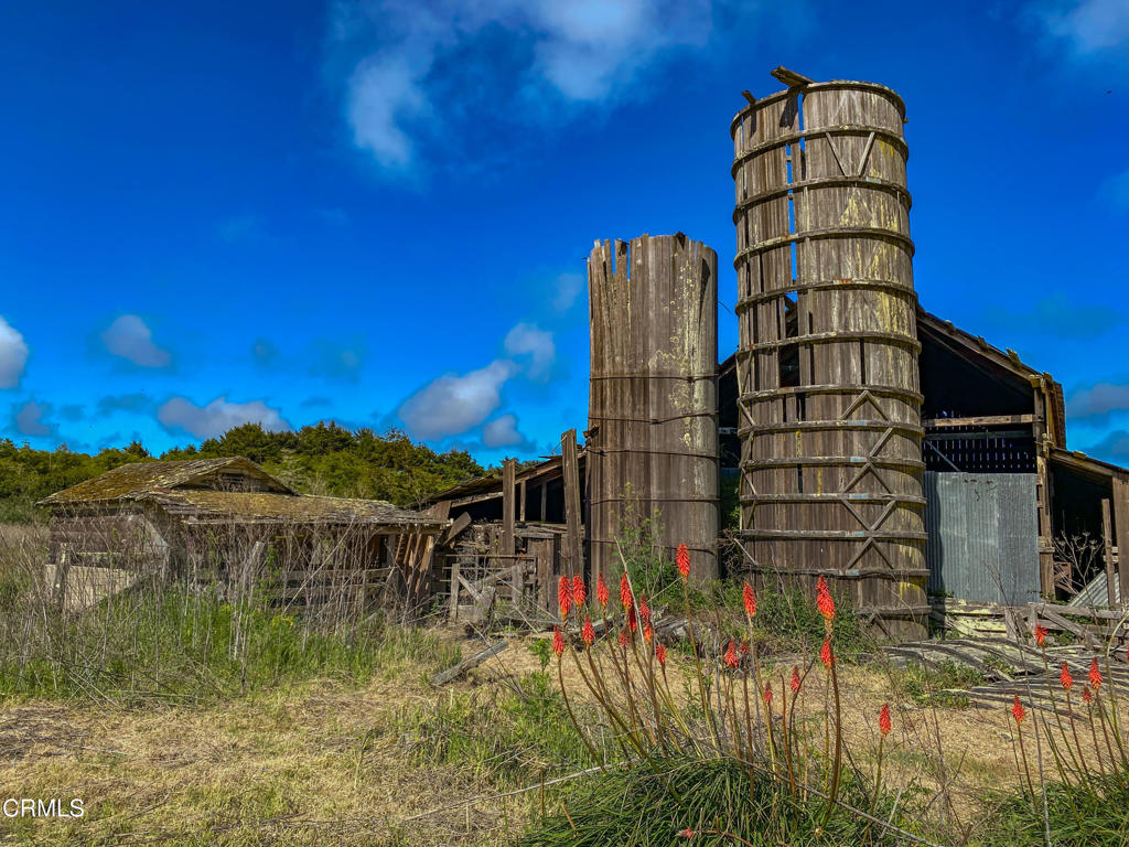 42000 Mountain View Road Manchester, CA 95459 - Photo 13 of 54 a view of a tall building