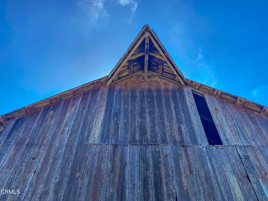 42000 Mountain View Road Manchester, CA 95459 - Photo 47 of 54 a view of wooden floor in front of wooden wall
