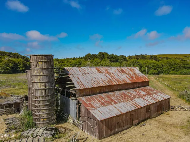 a view of an outdoor space and a yard
