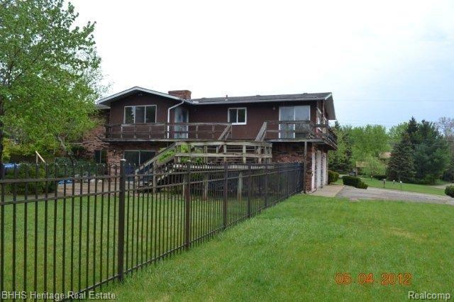 5416 Greenfield Road Brighton, MI 48114 - Photo 3 of 25 Back of House