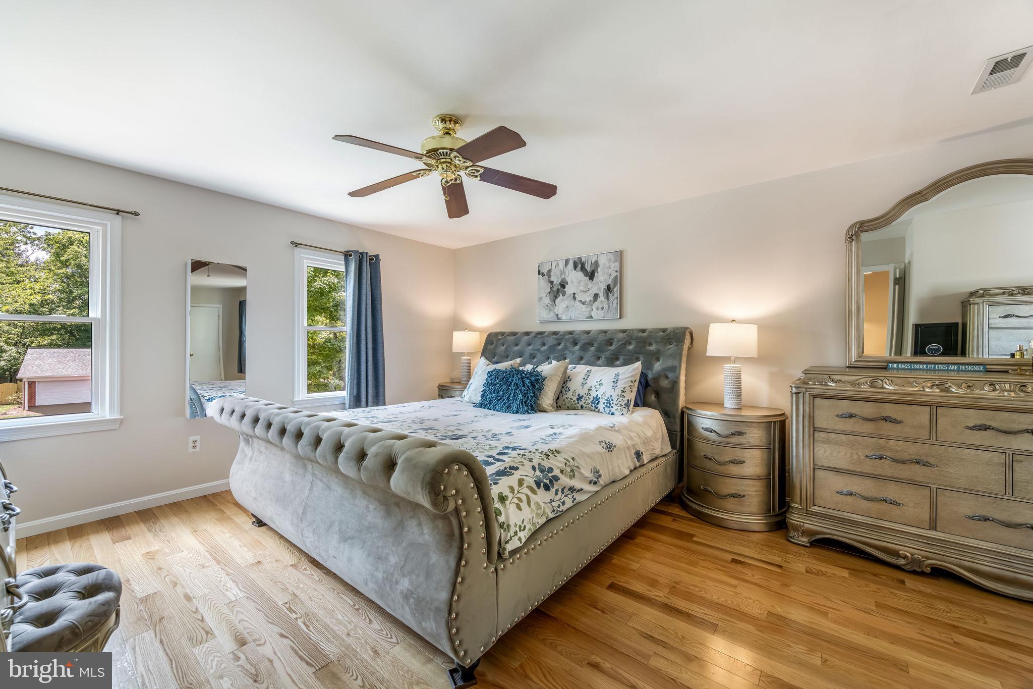 7808 Braemar Way Springfield, VA 22153 - Photo 26 of 47 Ensuite Primary Bedroom on Upper Level