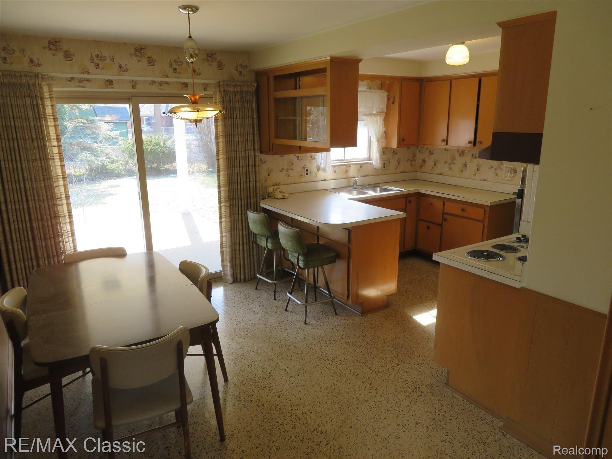 11092 Racine Road Warren, MI 48093 - Photo 4 of 25 4.JPG