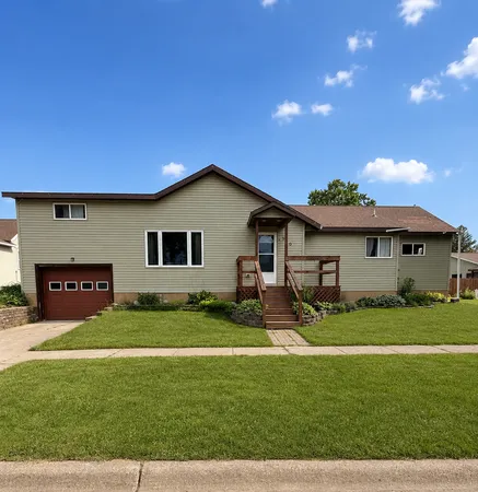 $182,000 | 500 Superior Street, Milroy, MN 56263