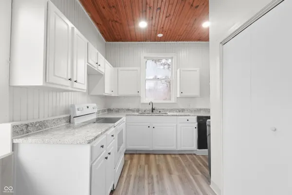 $258,000 | 2928 South Arlington Avenue, Indianapolis, IN 46203
