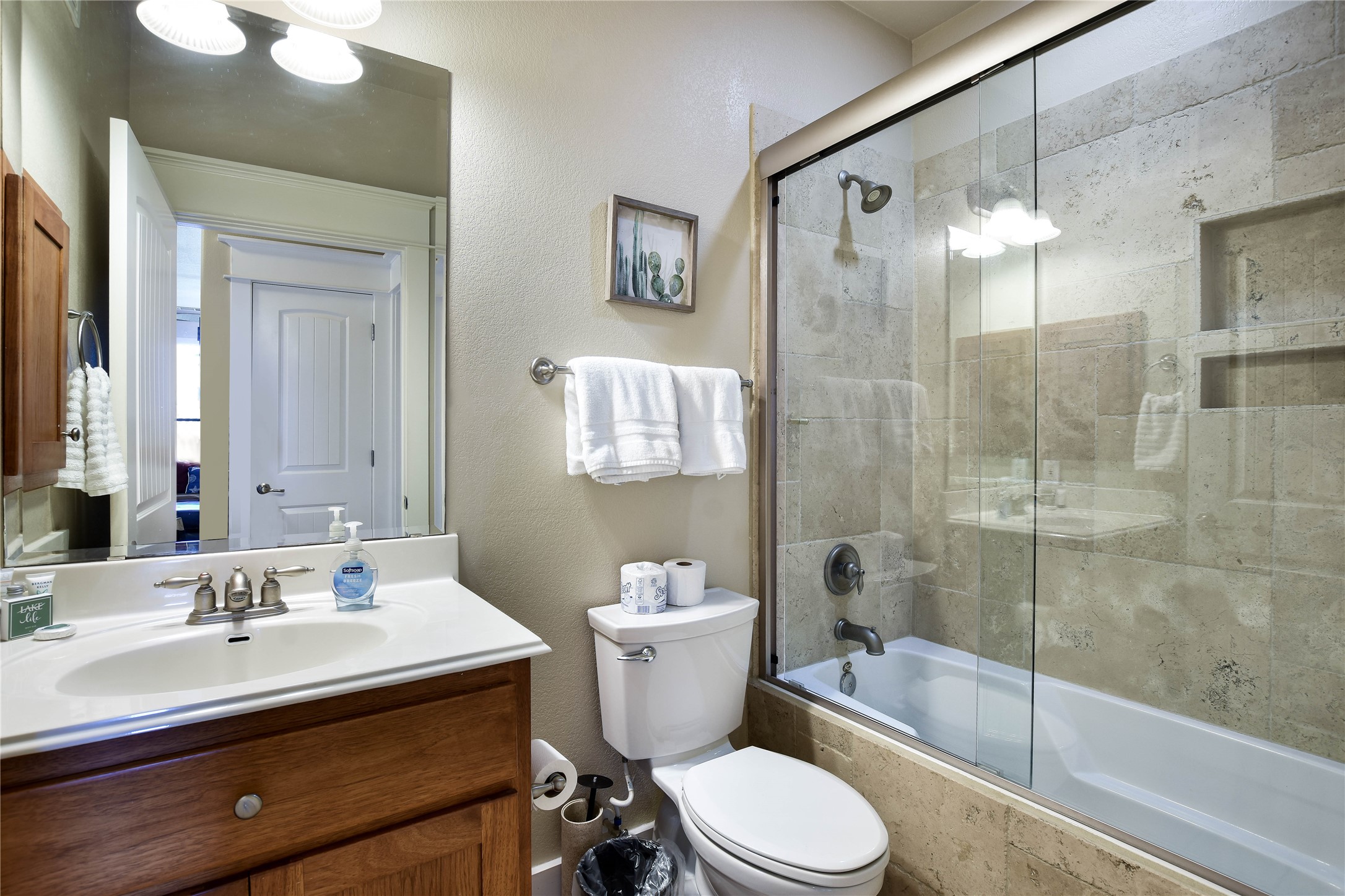17800 Maritime Point, Unit 101 Jonestown, TX 78645 - Photo 19 of 40 Full Guest Bath