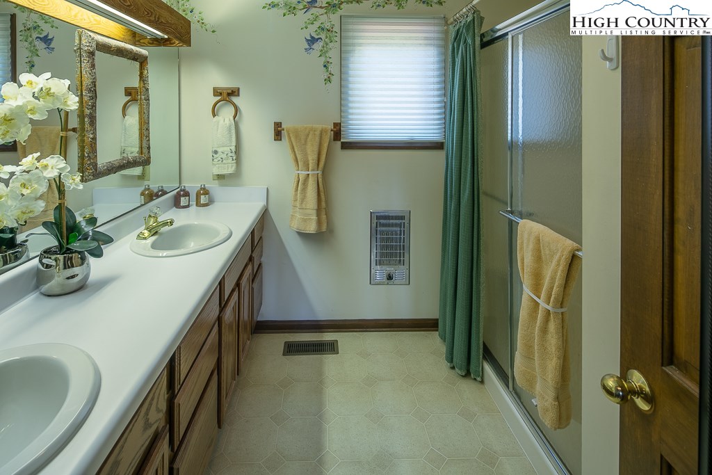 800 Pine Ridge Road Beech Mountain, NC 28604 - Photo 16 of 34