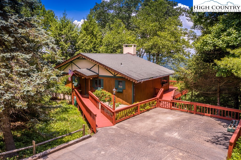 800 Pine Ridge Road Beech Mountain, NC 28604 - Photo 23 of 34