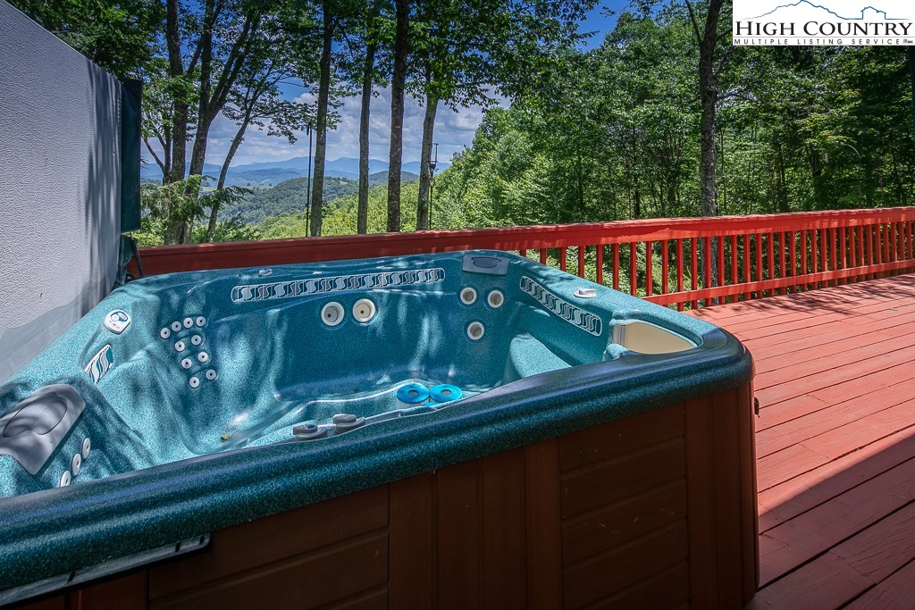 800 Pine Ridge Road Beech Mountain, NC 28604 - Photo 3 of 34