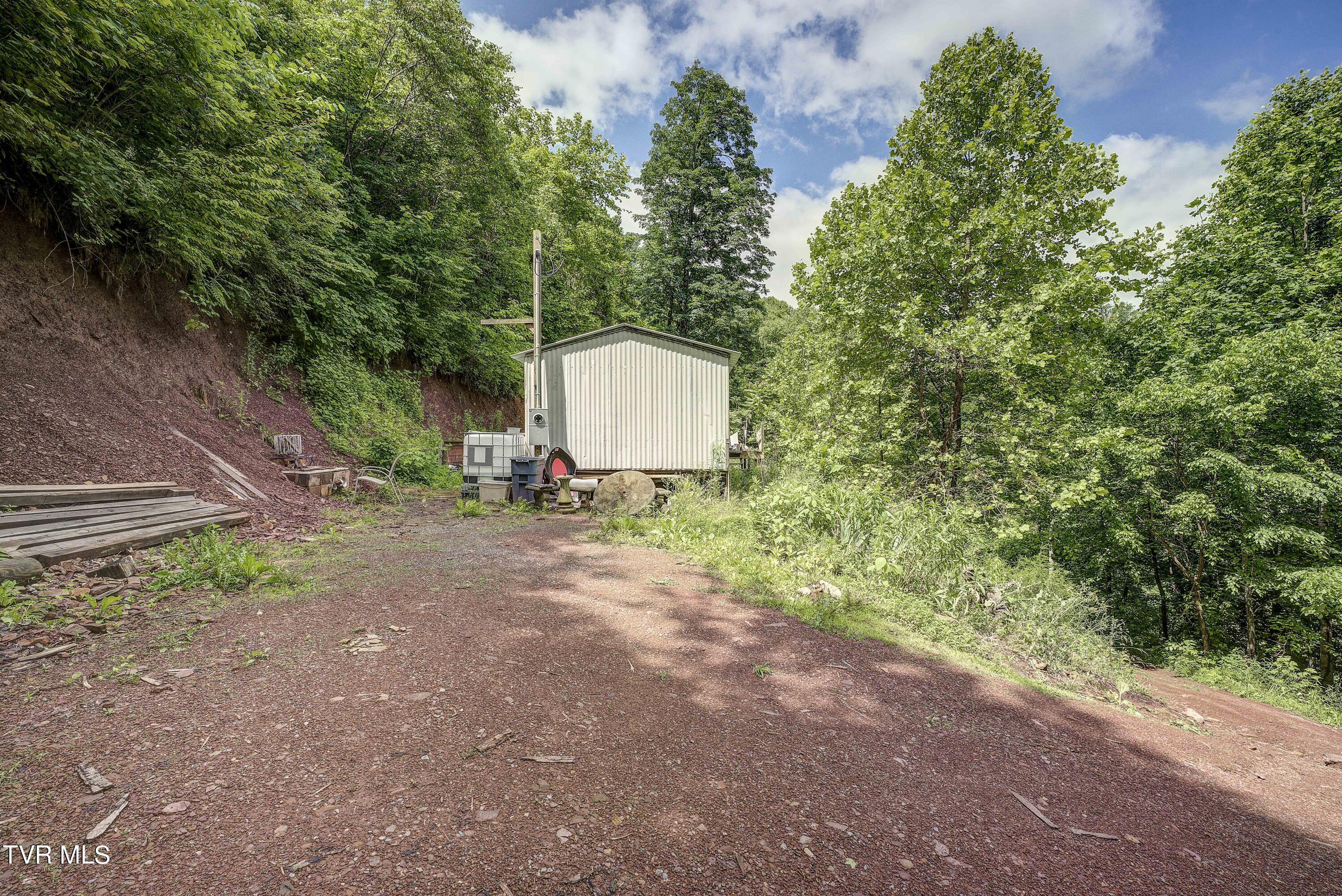 162 Lick Skillet Road Elizabethton, TN 37643 - Photo 20 of 42 LSR-20