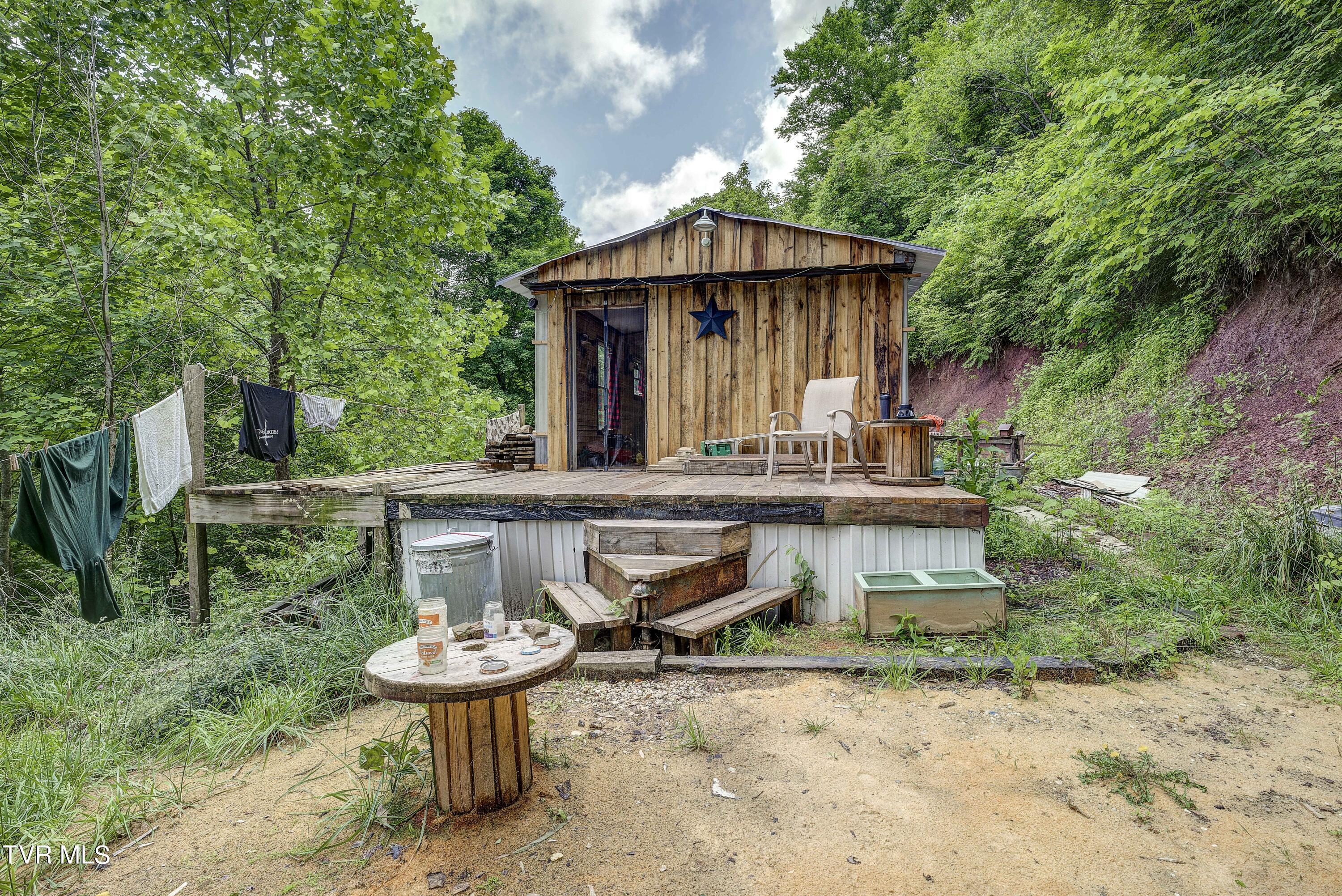 162 Lick Skillet Road Elizabethton, TN 37643 - Photo 21 of 42 LSR-16