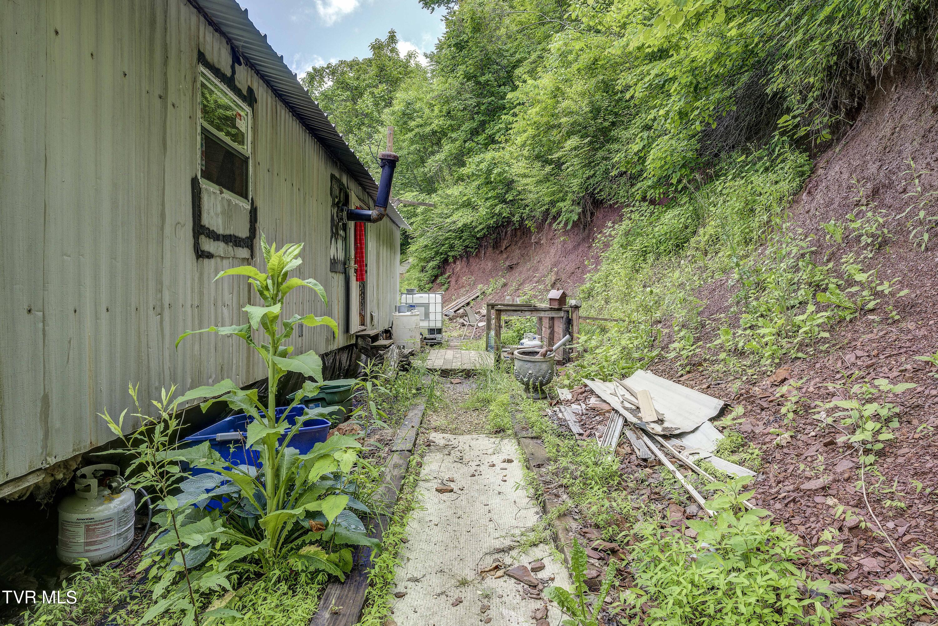 162 Lick Skillet Road Elizabethton, TN 37643 - Photo 37 of 42 LSR-17