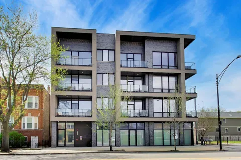 $525,000 | 2423 West Fullerton Avenue, Unit 3F, Chicago, IL 60647