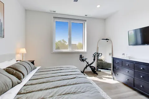 $525,000 | 2423 West Fullerton Avenue, Unit 3F, Chicago, IL 60647