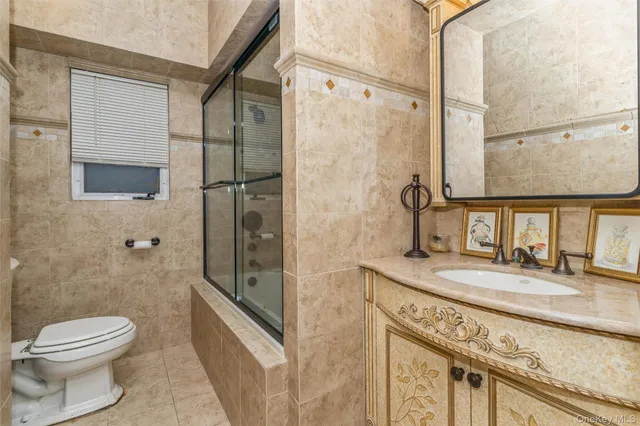 a view of a workspace with furniture