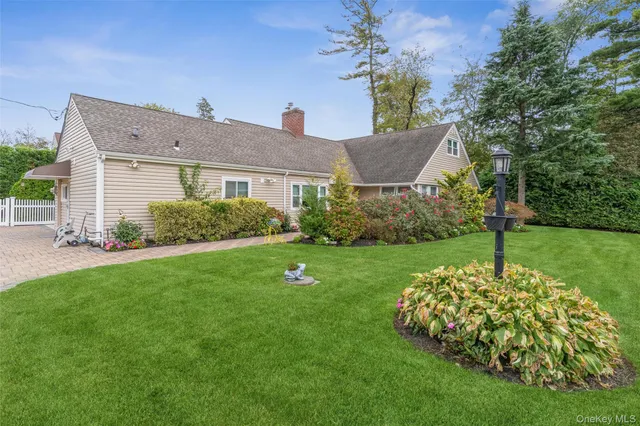 a house view with a outdoor space