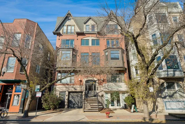 $799,000 | 1122 West Armitage Avenue, Unit 302, Chicago, IL 60614