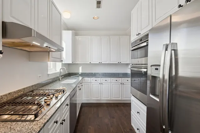 $799,000 | 1122 West Armitage Avenue, Unit 302, Chicago, IL 60614