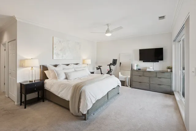 $799,000 | 1122 West Armitage Avenue, Unit 302, Chicago, IL 60614