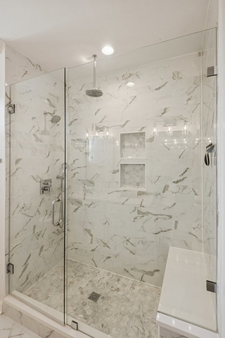 1122 West Armitage Avenue, Unit 302 Chicago, IL 60614 - Photo 17 of 23 a bathroom with a shower