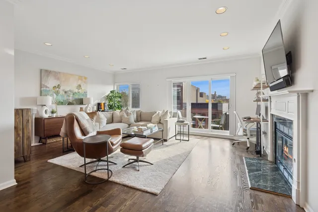 $799,000 | 1122 West Armitage Avenue, Unit 302, Chicago, IL 60614