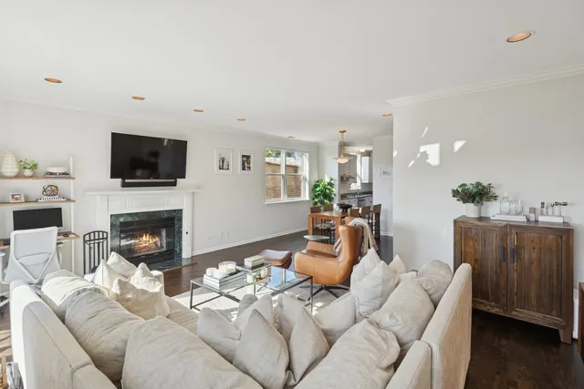 $799,000 | 1122 West Armitage Avenue, Unit 302, Chicago, IL 60614