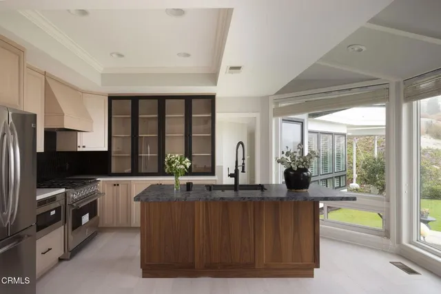 $3,682,000 | 8 Burrell Lane, Rancho Palos Verdes, CA 90275