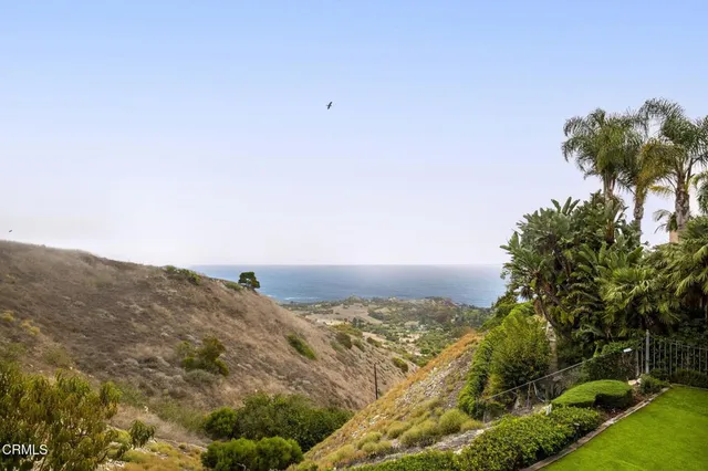 $3,682,000 | 8 Burrell Lane, Rancho Palos Verdes, CA 90275