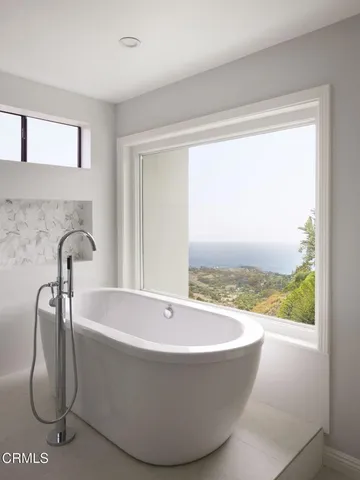 $3,682,000 | 8 Burrell Lane, Rancho Palos Verdes, CA 90275