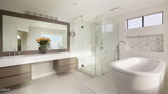 $3,682,000 | 8 Burrell Lane, Rancho Palos Verdes, CA 90275