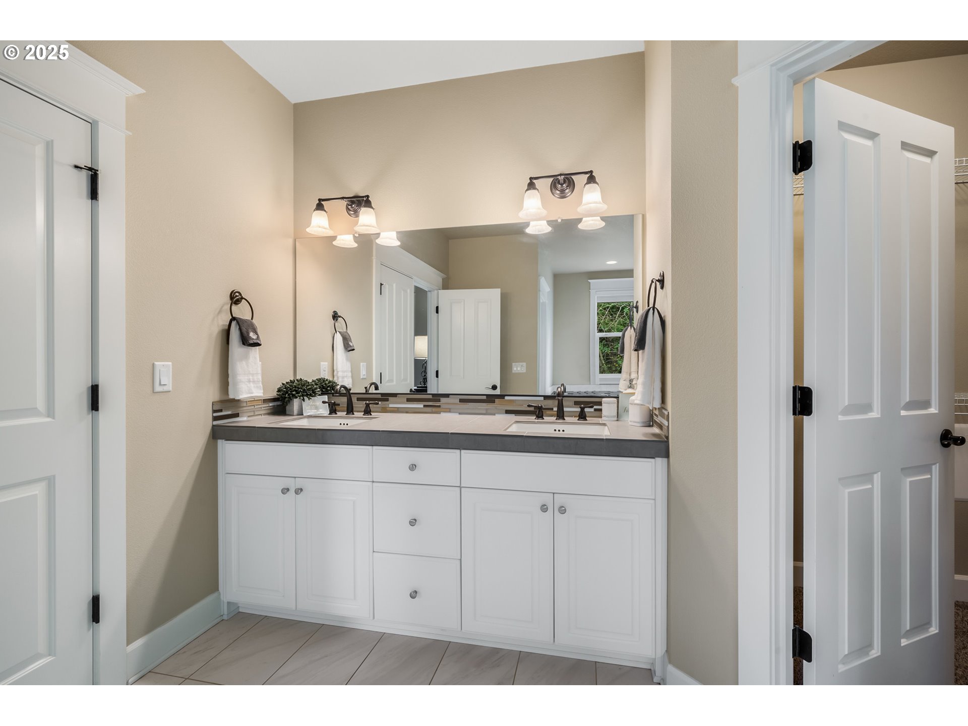 7804 Southwest Alden Street Portland, OR 97223 - Photo 23 of 44 Bathroom, Attached