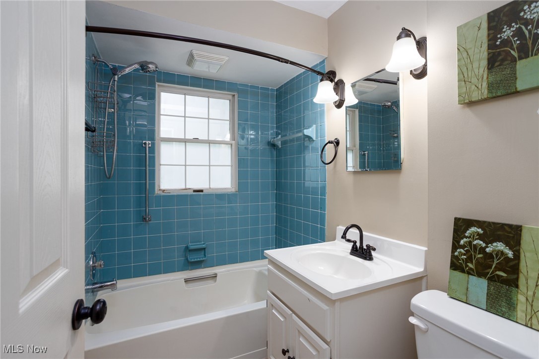 2376 Burnham Road Akron, OH 44333 - Photo 14 of 35 Gallery Image 14