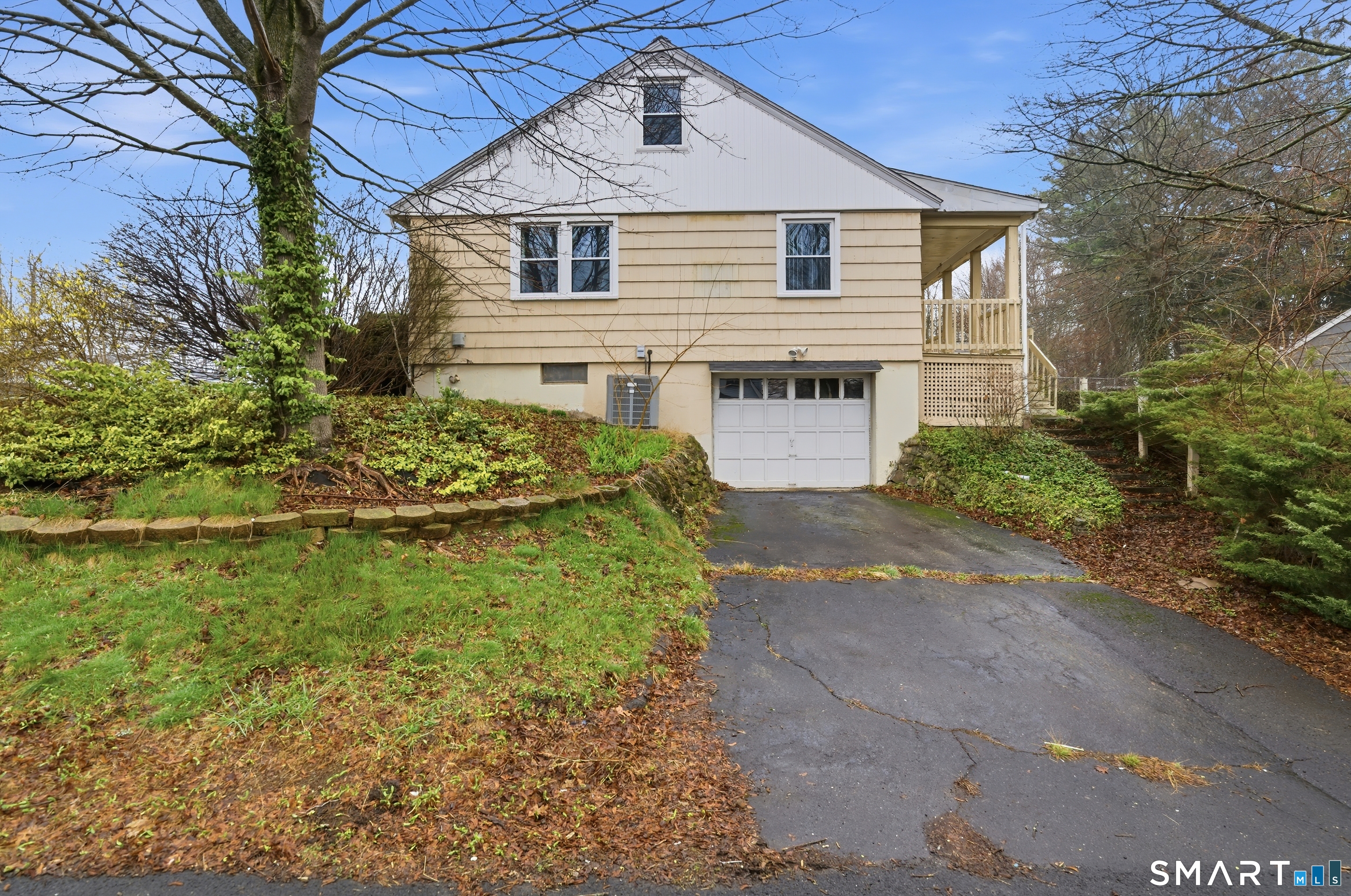 141 Williams Street Meriden, CT 06450 - Photo 4 of 36