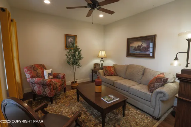 $679,000 | 105 Cambridge Court, Blakeslee, PA 18610