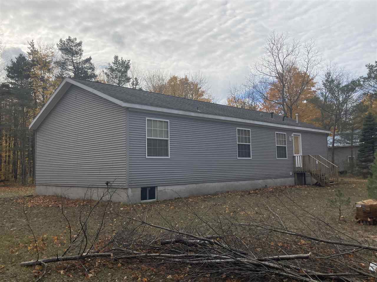 11156 Cinder Road Beulah, MI 49617 - Photo 3 of 37 1882651-2.JPG