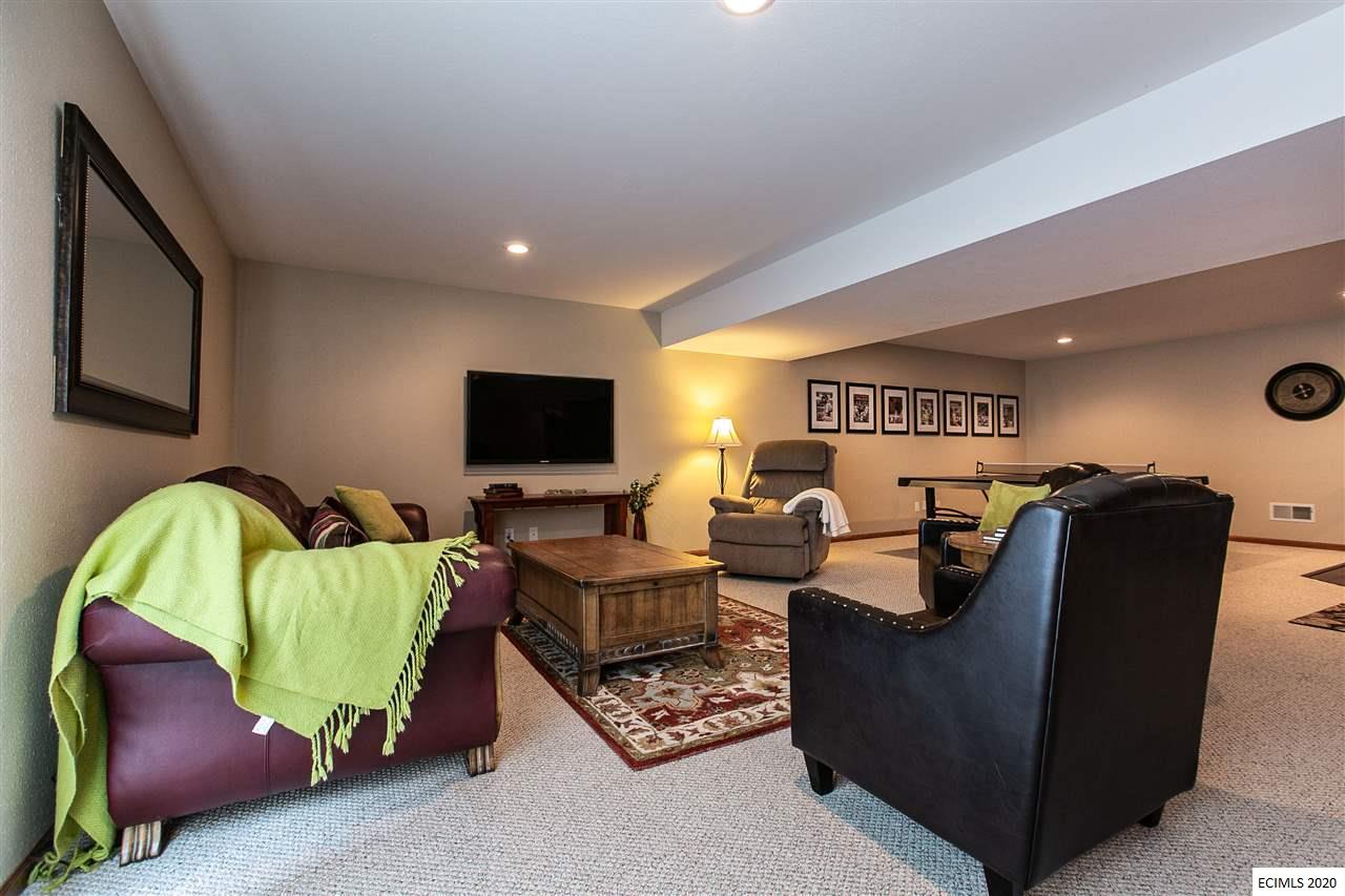 2333 Antler Ridge Drive Dubuque, IA 52002 - Photo 31 of 43 Gallery Image 31