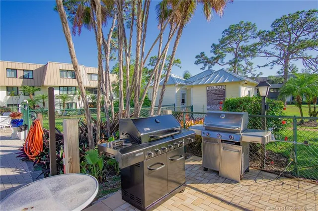$300,000 | 1800 Southeast St Lucie Boulevard, Unit 10305, Stuart, FL 34996