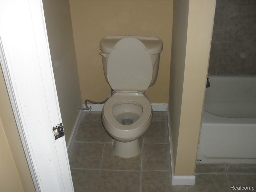 17025 Martin Road Roseville, MI 48066 - Photo 27 of 31 martin 028.jpg