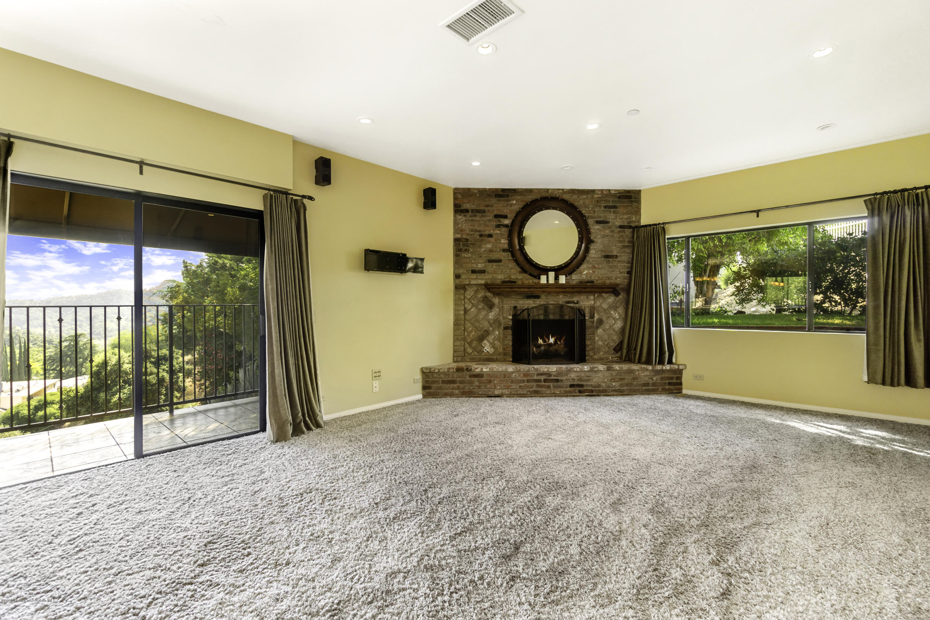 108 Coventry Place Glendale, CA 91206 - Photo 13 of 54 10