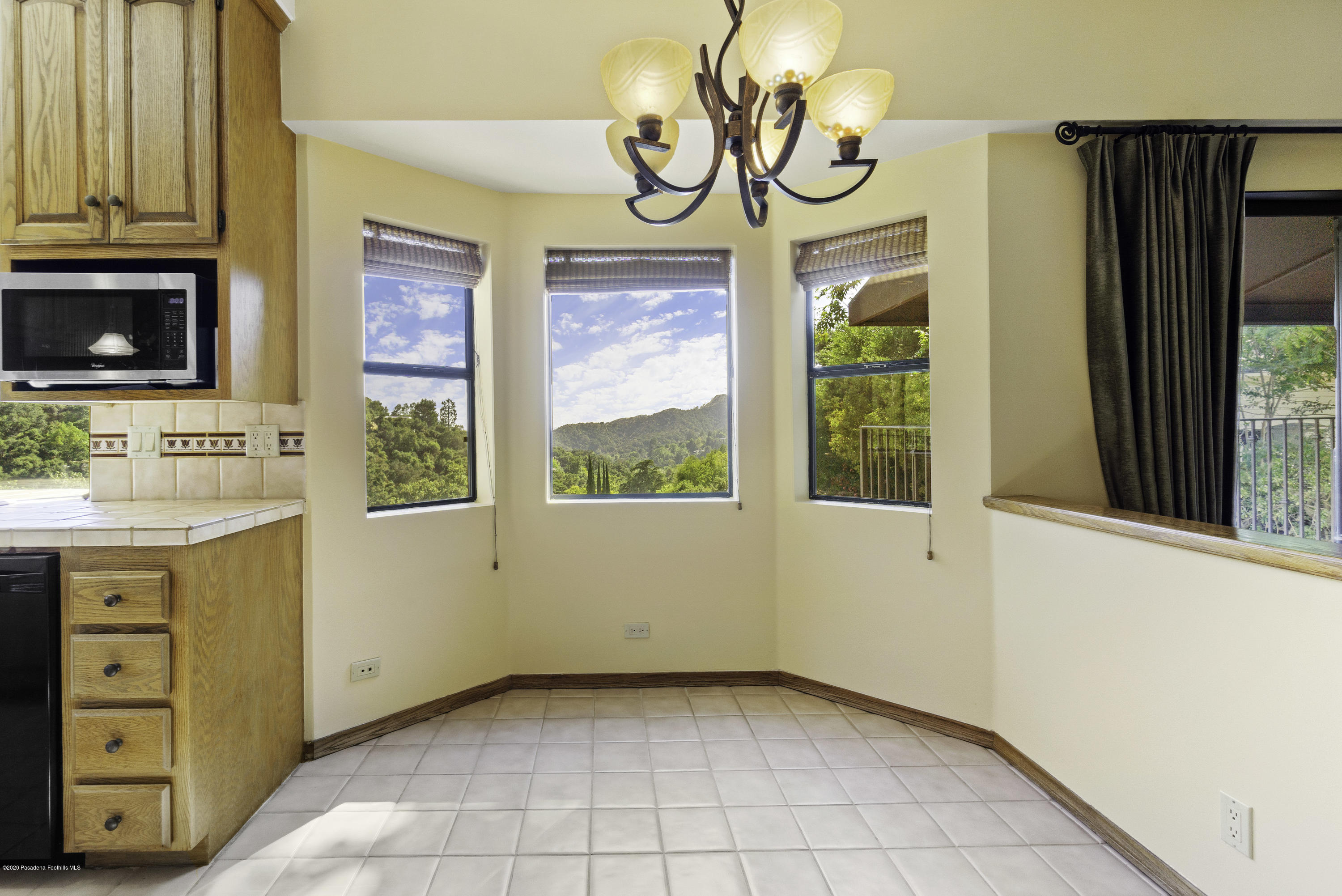 108 Coventry Place Glendale, CA 91206 - Photo 16 of 54 13