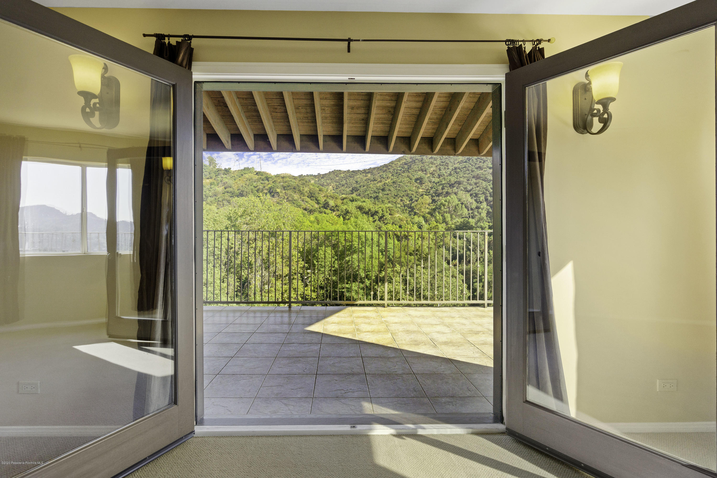 108 Coventry Place Glendale, CA 91206 - Photo 26 of 54 30