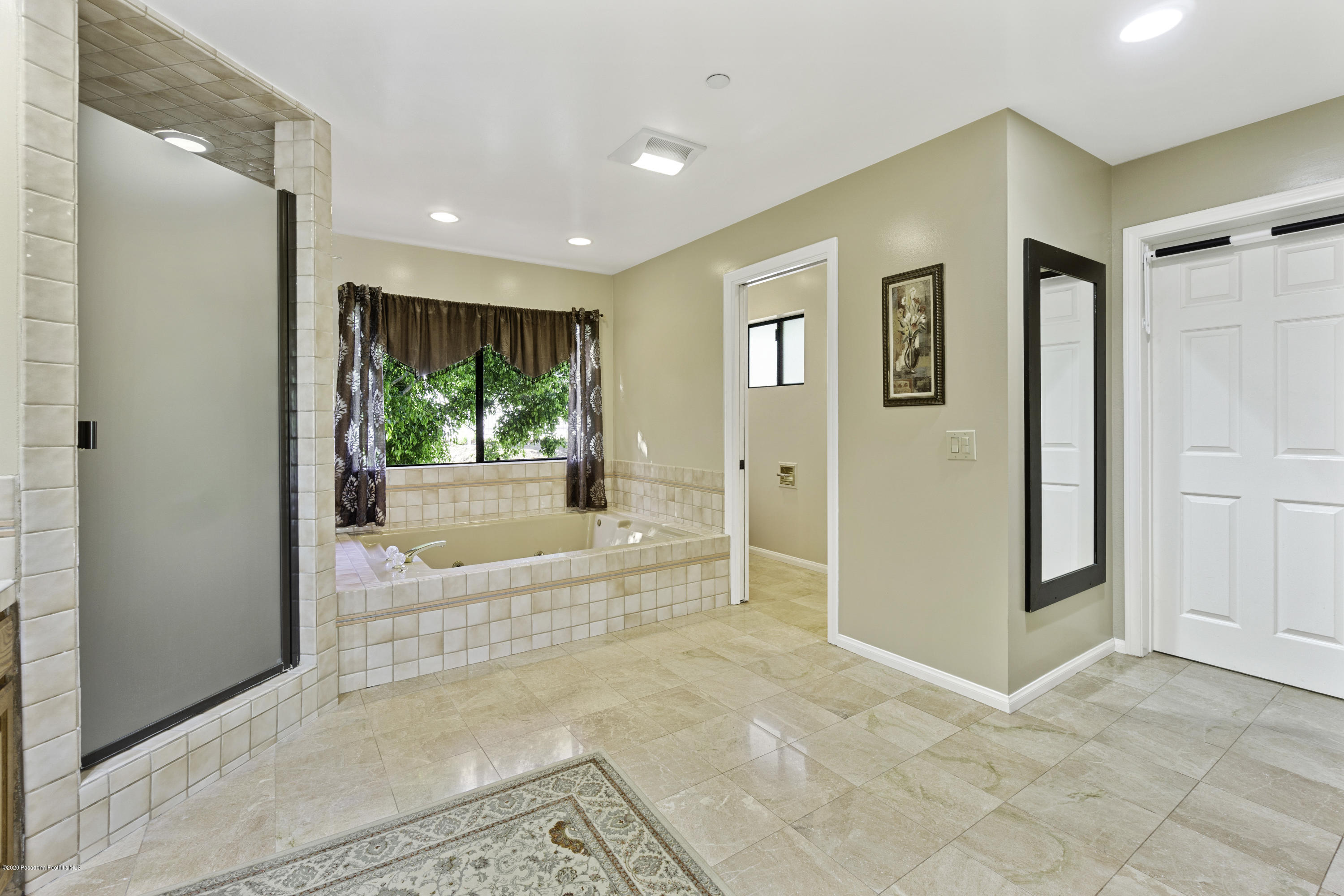 108 Coventry Place Glendale, CA 91206 - Photo 29 of 54 33