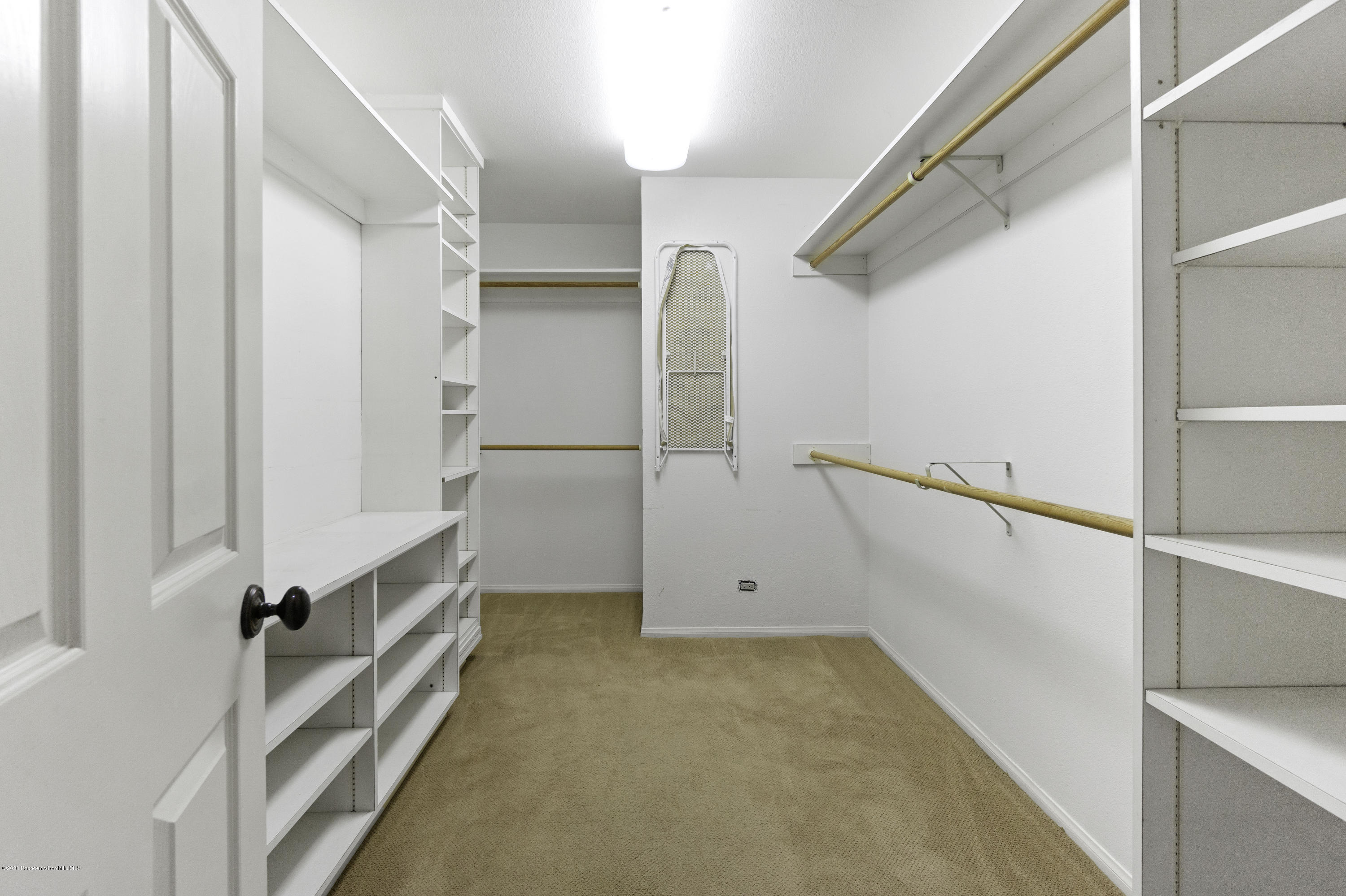 108 Coventry Place Glendale, CA 91206 - Photo 32 of 54 36