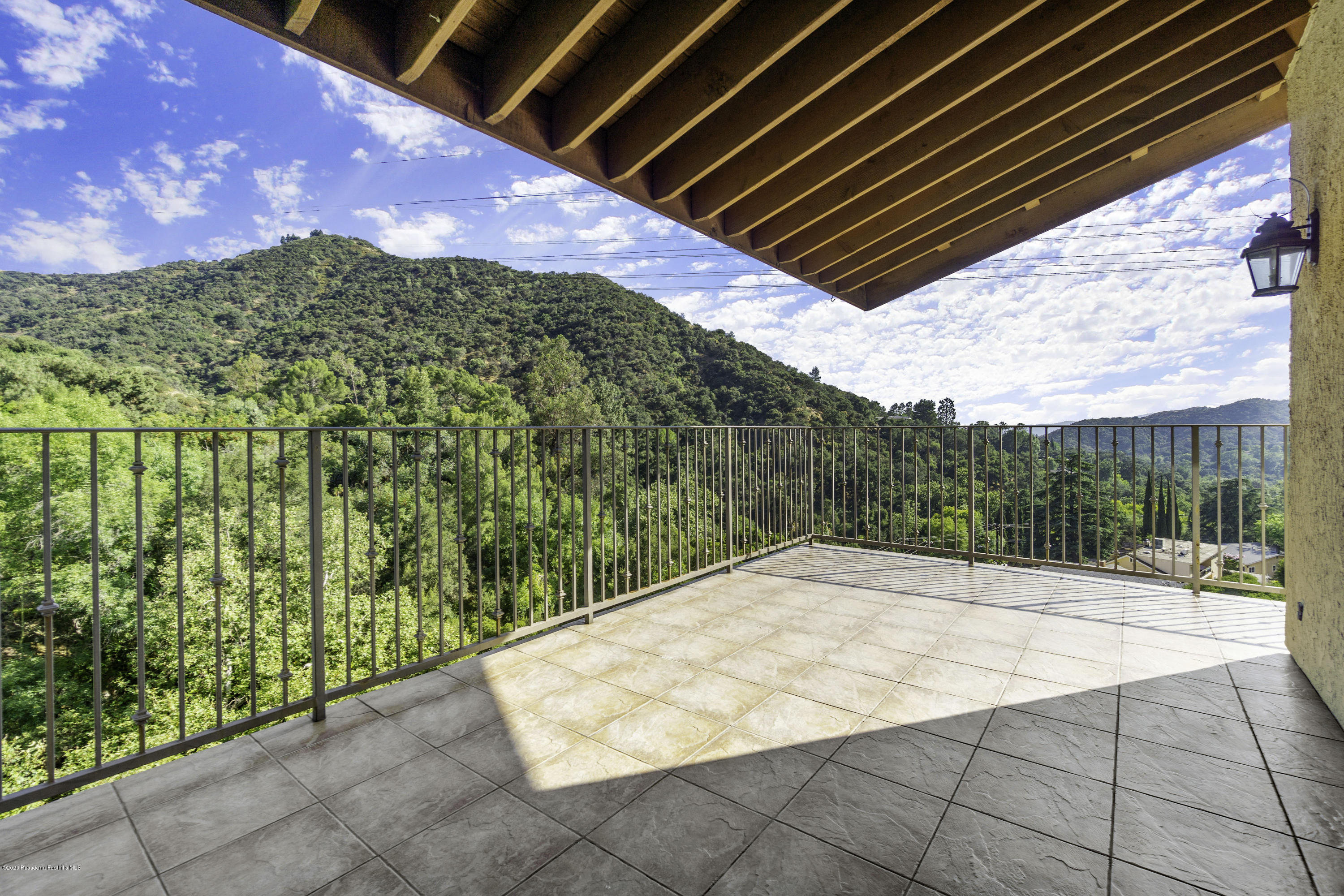 108 Coventry Place Glendale, CA 91206 - Photo 33 of 54 37